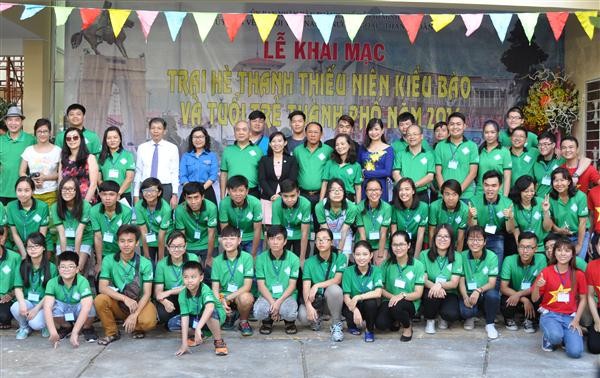 Wakil pemuda diaspora Vietnam mengunjungi Zona peninggalan sejarah Son My, Quang Ngai