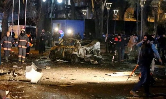 Serangan bom mobil sehingga 10 polisi Turki menjadi korban  