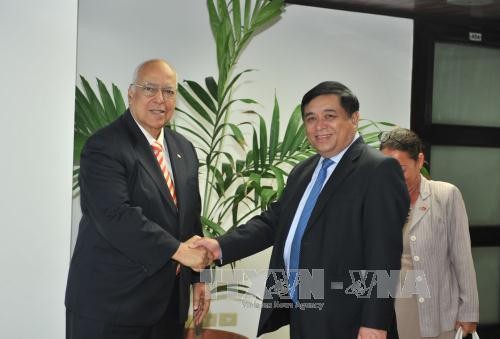 Menteri Perencanaan dan Investasi Vietnam, Hoang Chi Dung melakukan kunjungan di Kuba