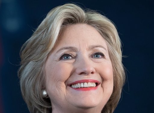 Hillary Clinton unggul dalam pemberian suara dini