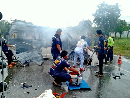 Kecelakaan lalu lintas serius terjadi di Thailand sehingga menewaskan 25 orang