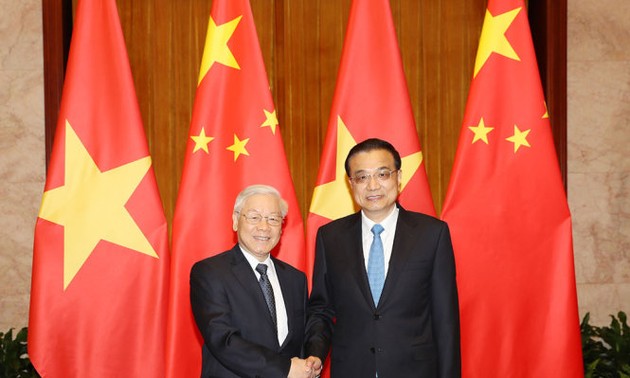 Sekjen KS PKV, Nguyen Phu Trong melakukan pertemuan dengan PM Dewan Nasional Tiongkok, Li Keqiang