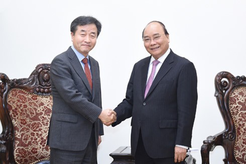 PM Nguyen Xuan Phuc menerima delegasi Kantor Berita Yonhap, Repubik Korea