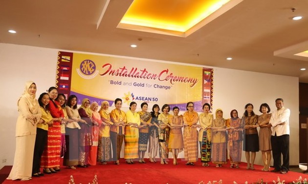 Asosiasi Wanita ASEAN mengadakan acara unjuk muka Badan Eksekutif baru