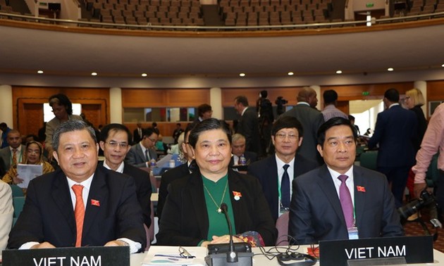 Vietnam menghadiri Persidangan Dewan Eksekutif dan Sidang Pleno Majelis Umum IPU 136
