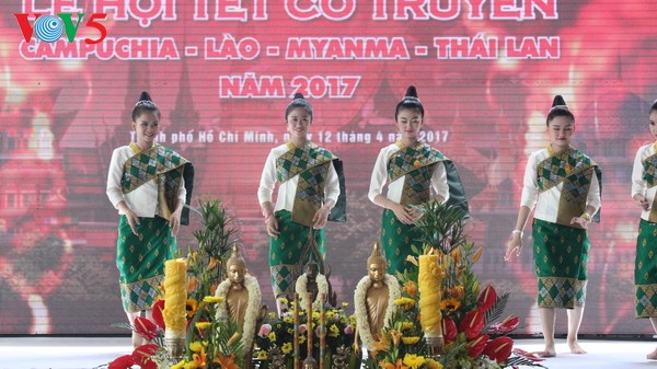 Badan Pengarahan Daerah Nam Bo Barat mengucapkan selamat  Hari Raya Chol Chnam Thmay