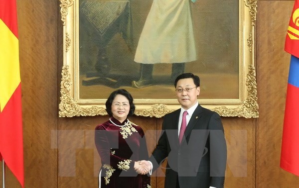 Vietnam dan Mongolia memperkuat kerjasama di banyak bidang