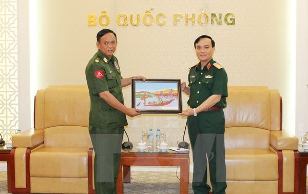  Wakil Kepala Staf Umum Tentara Rakyat Vietnam menerima rombongan Direktorat Informasi, Tentara Myanmar