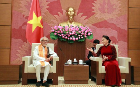 Ketua MN Nguyen Thi Kim Ngan menerima Ketua Komite Solidaritas India-Vietnam negara bagian West Belgan