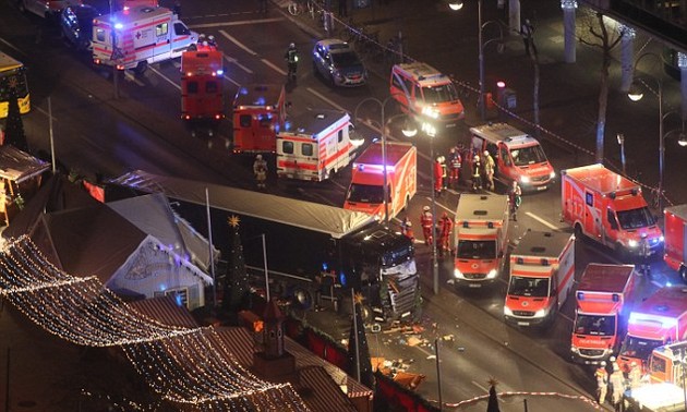 Kasus truk menabrak pejalan kaki di Inggeris: Pelaku utama dituduh bersangkutan dengan terorisme