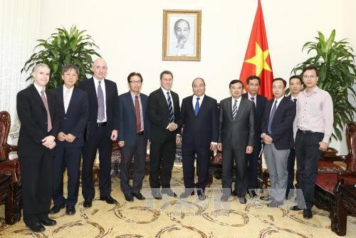  PM Nguyen Xuan Phuc menerima pemimpin Grup ExxonMobil (AS) dan mantan Walikota Osan, Republik Korea