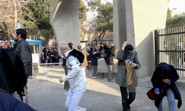 Iran : Kekerasan terjadi pada hari ke-5 terus-menerus