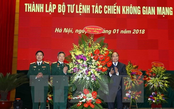 PM Nguyen Xuan Phuc: membangun pasukan tempur ruang siber yang modern
