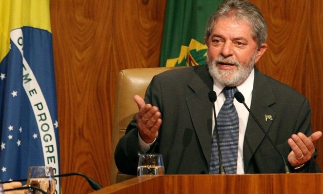 Presiden Brasil, memelopori referendum-referendum  menjelang pilpres