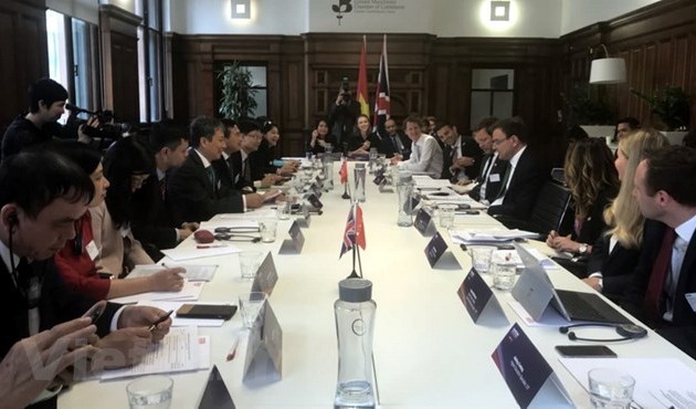 Vietnam-Inggris berkomitmen akan mendorong pertukaran perdagangan bilateral