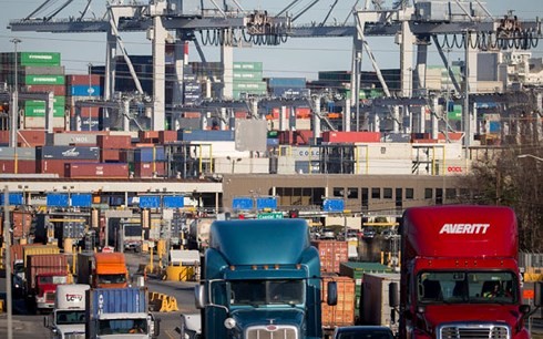 AS resmi mengenakan tarif terhadap barang impor dari Tiongkok senilai 34 miliar USD
