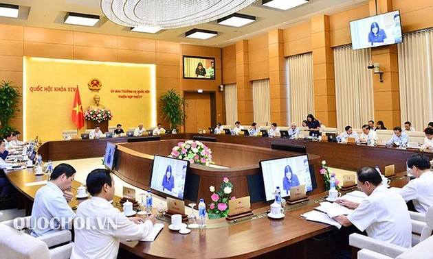 Penutupan persidangan ke-27 Komite Tetap MN Vietnam