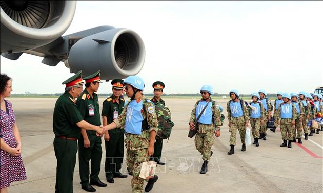 越南第二批赴南苏丹执行任务的维和力量出征仪式举行