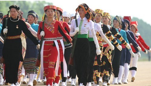 Pekan “Persatuan besar  etnis-etnis- Pusaka Budaya Vietnam”