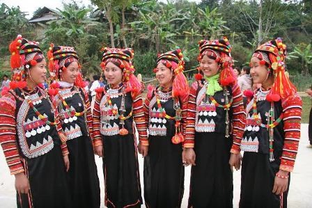 Hari Raya Tet tradisional dari warga etnis minoritas Ha Nhi