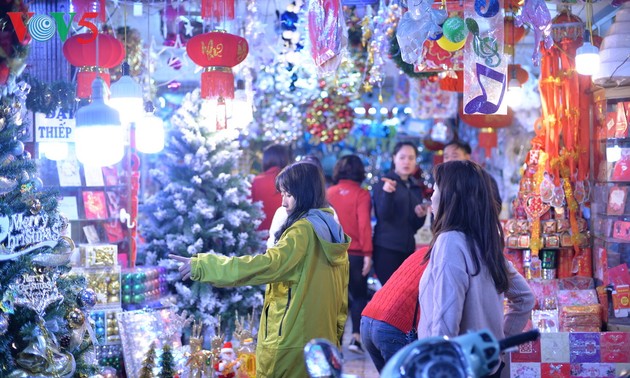 Warna-warni Hari Natal di Ibukota Hanoi 