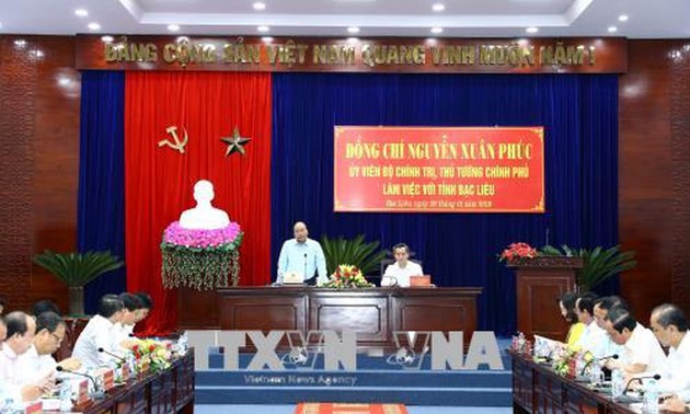 PM Vietnam, Nguyen Xuan Phuc melakukan temu kerja  dengan Provinsi Bac Lieu tentang situasi sosial-ekonomi