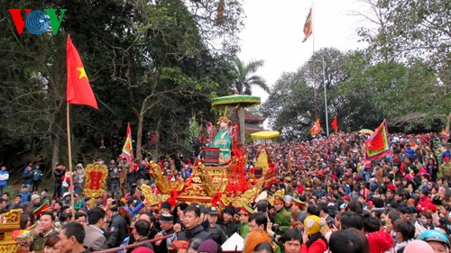 Pembukaan Pesta  Kuil Dong Cuong tahun 2019