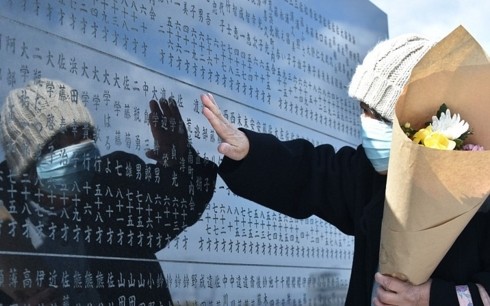 Jepang mengadakan upacara mengenangka para korban musibah dobel tahun 2011