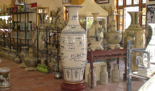 Chu Dau ancient ceramic honored in a tourism program