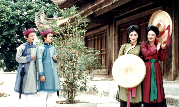 Traditional clothes of Viet women 