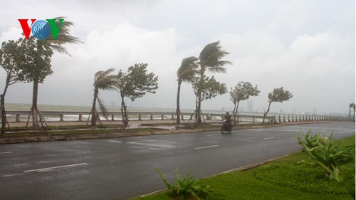 Coastal residents evacuate as Typhoon Nari nears 