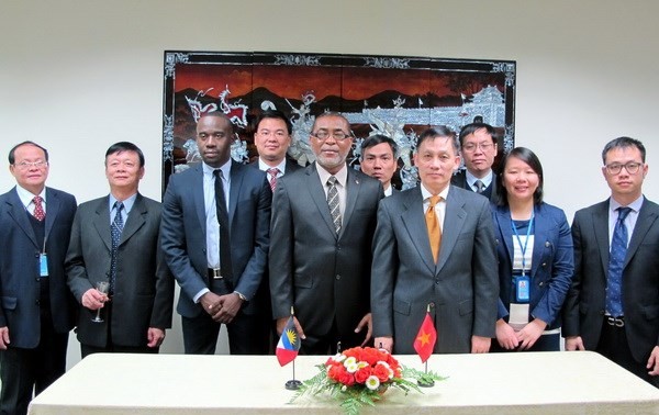 Vietnam establishes diplomatic ties with Antigua-Barbuda 