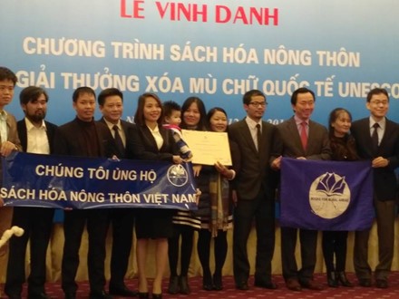 Vietnam awards UNSECO-recognized Books for Rural Areas of Viet Nam Program 