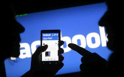 Facebook fights “fake news” 