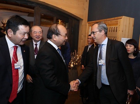 Prime Minister Nguyen Xuan Phuc participated in WEF activities 