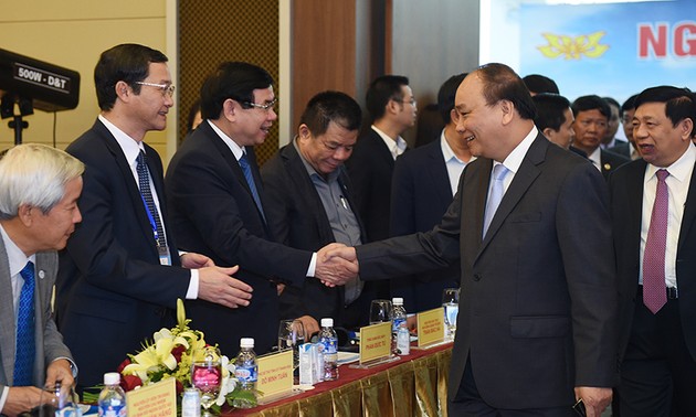 Prime Minister attends meeting of investors in Nghe An
