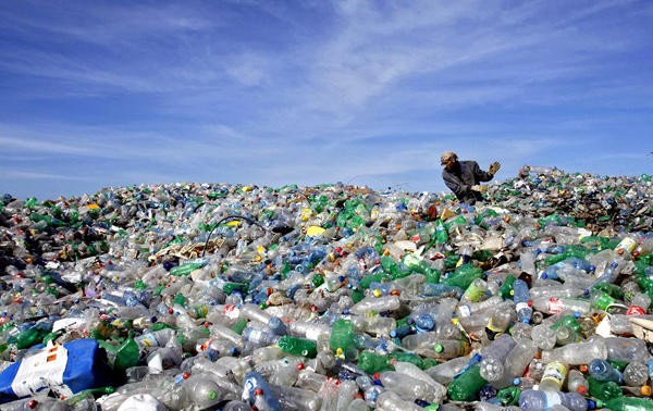 Countries work to reduce plastic waste