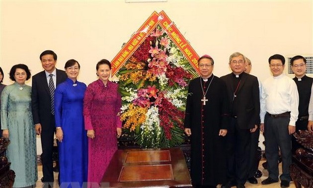 NA leader extends Christmas greetings to Ho Chi Minh City Catholics