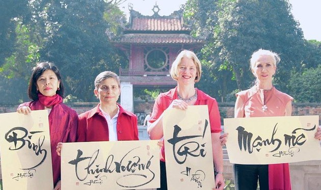 Female foreign ambassadors wish Vietnam happy Lunar New Year
