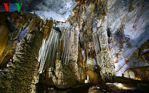 Thien Duong Cave sets Asian record for unique stalactites, stalagmites