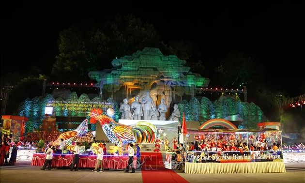 Festival night illuminates Tuyen Quang citadel