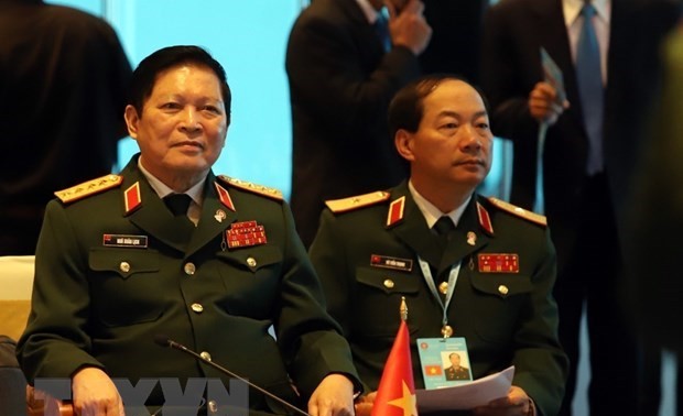 Vietnamese Defense Minister mentions East Sea in ASEAN meeting 