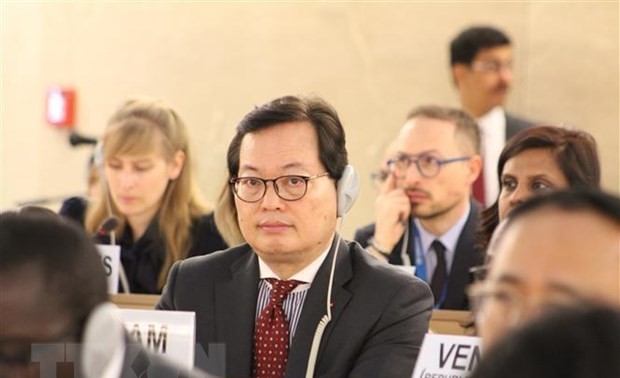 Vietnam attends Global Refugee Forum in Geneva
