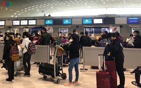 Authorities repatriate Vietnamese  citizens  from the US, France amid pandemic