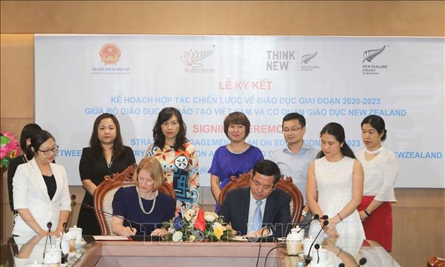 Vietnam, New Zealand renew education cooperation 