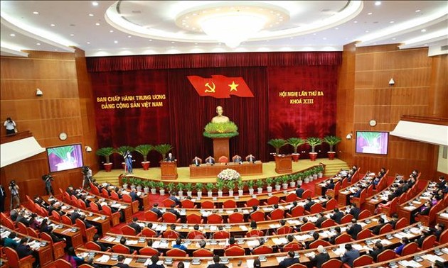 Party Central Committee ends third day of meeting 