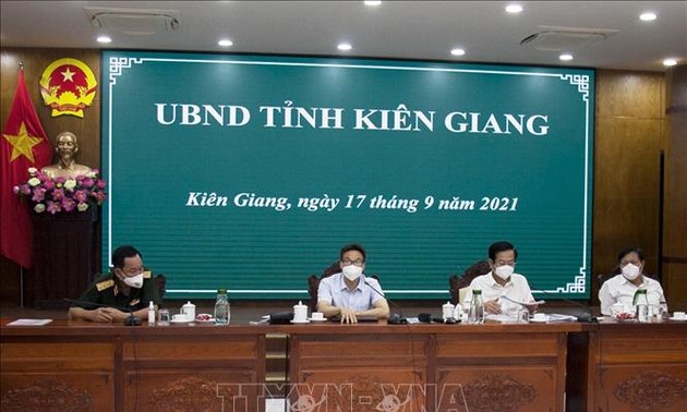 Deputy Prime Minister asks Kien Giang to quickly return to a new normal