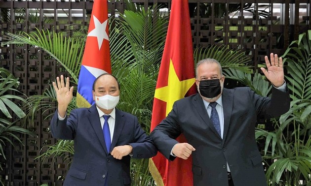President Nguyen Xuan Phuc meets Cuban Prime Minister in Havana