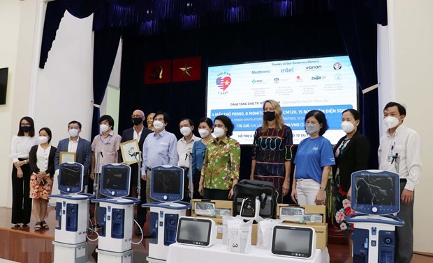 American businesses donate medical supplies to Ho Chi Minh City 