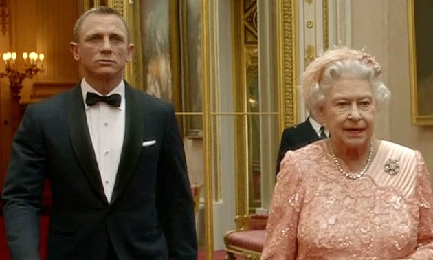 James Bond actor honored by Queen Elizabeth